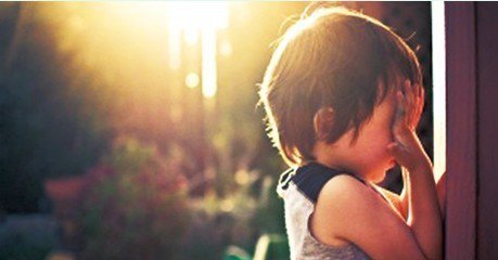 孩子有斜視常常被其他小孩欺負(fù)、起外號(hào)