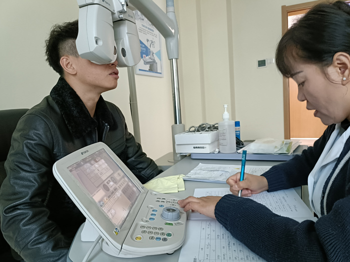 300度近視拖到900度近視，近視手術(shù)是什么感受？
